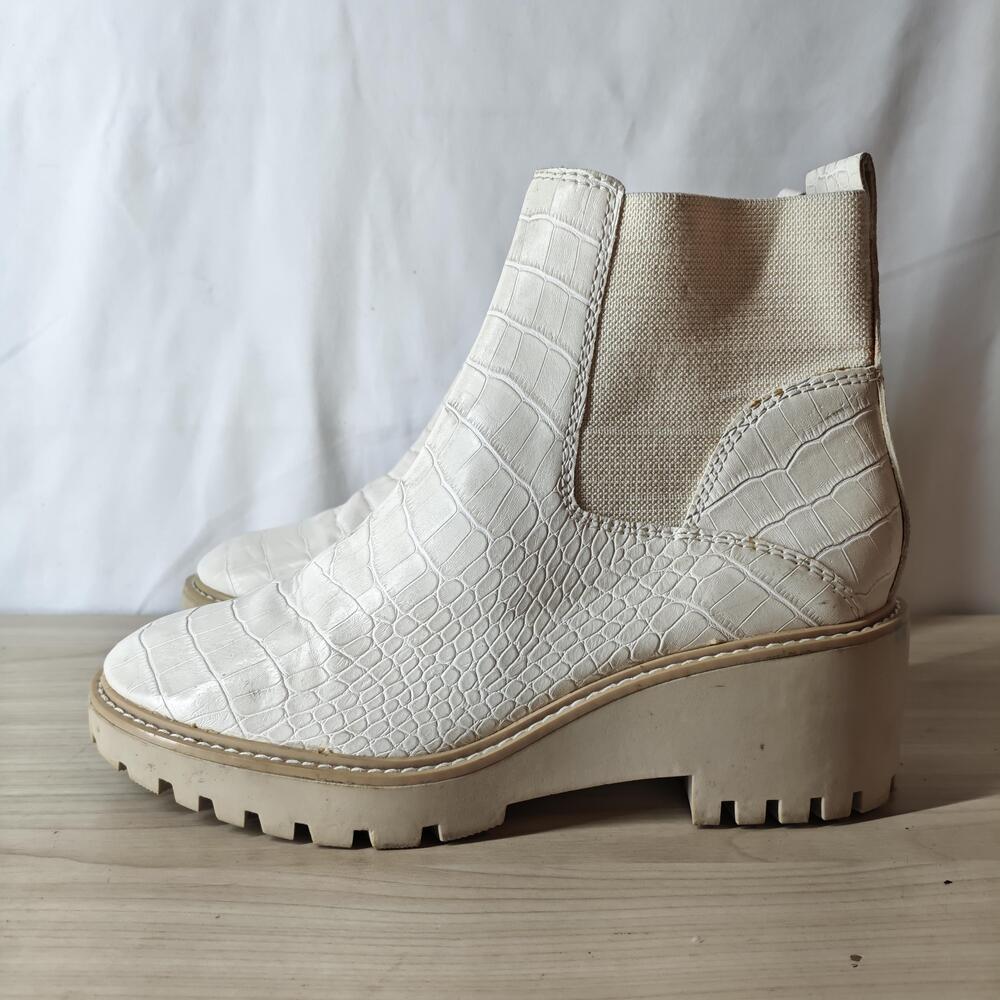 Dolce Vita Haddie Boots Womens Size 9 White Croc Chelsea Lug Sole Block Heel